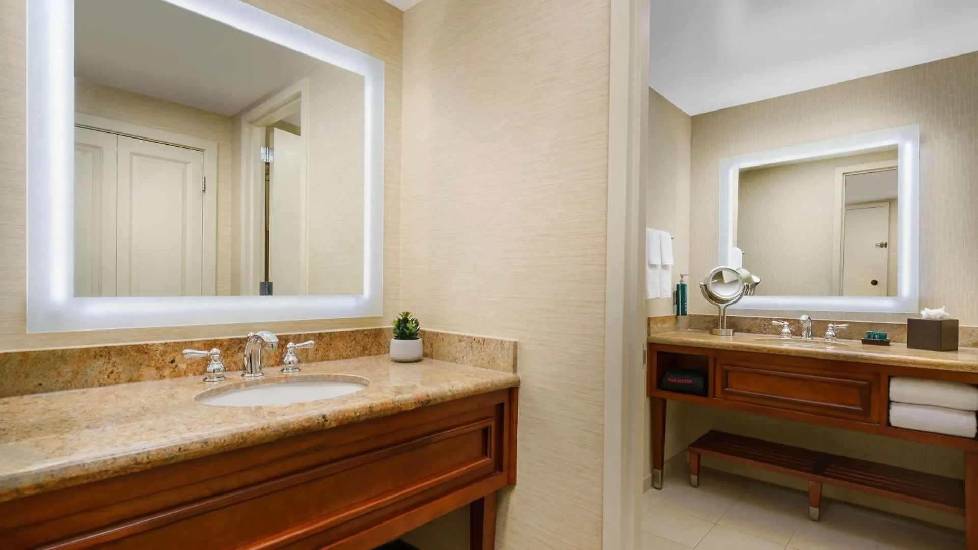 Hilton Phoenix Airport Hotel