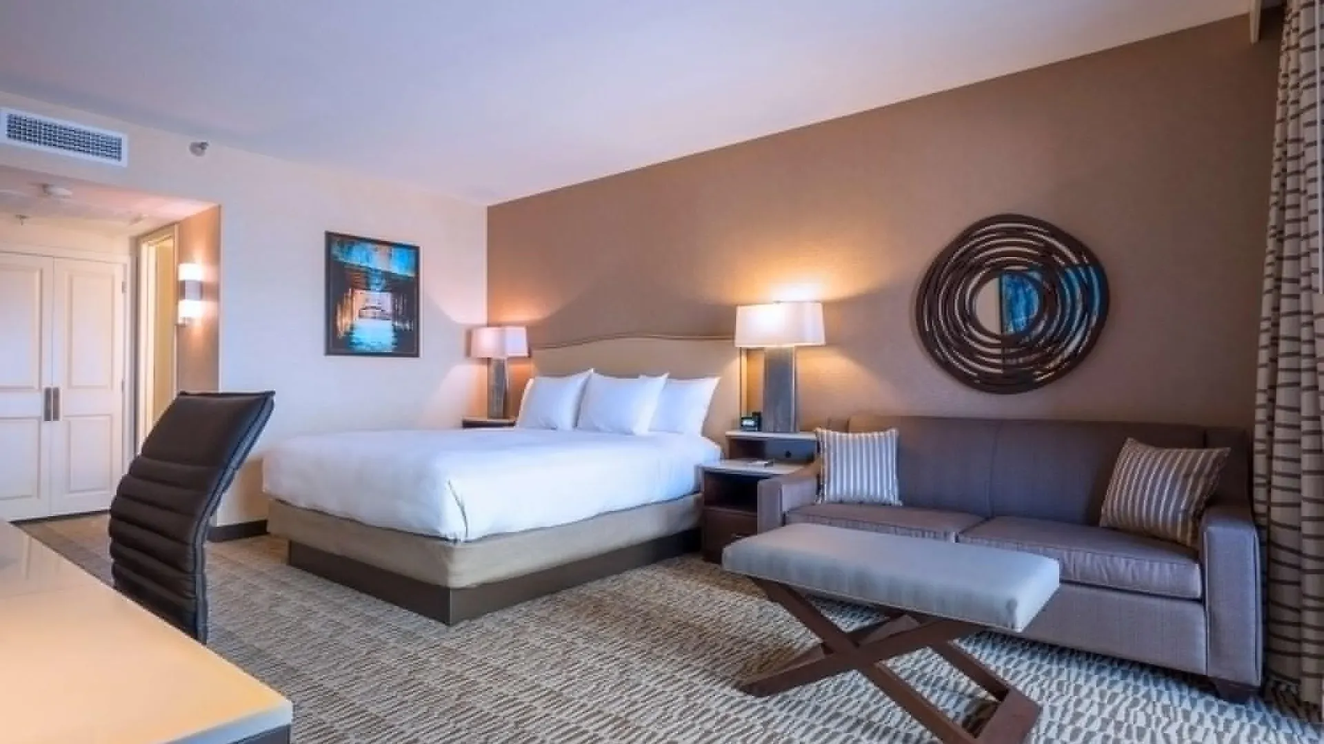 Hilton Phoenix Airport