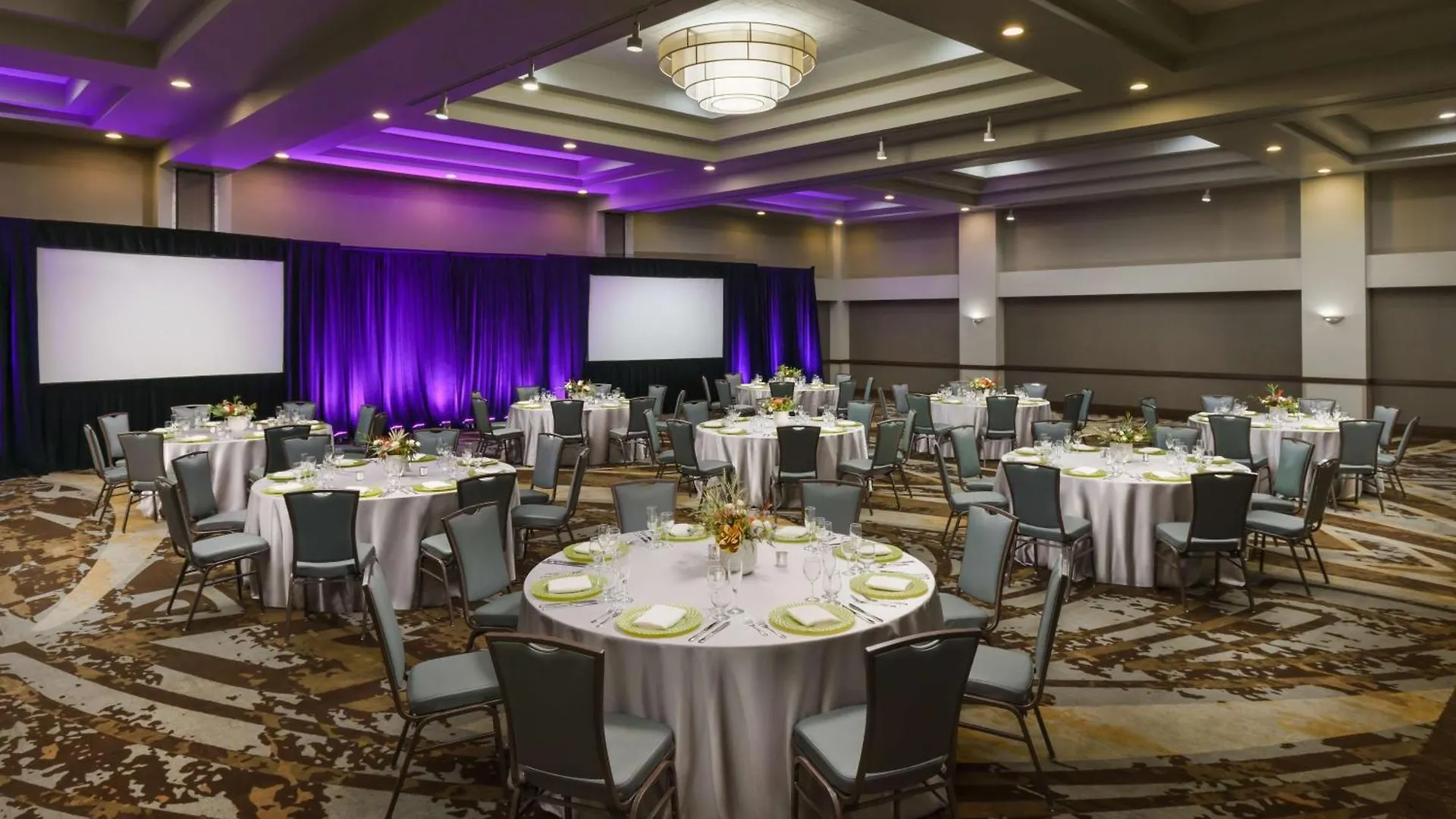 Hilton Phoenix Airport